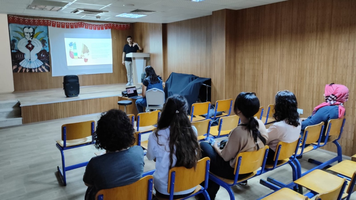 Rehberlik Servisimiz Aylık Eğitimlere Devam Ediyor